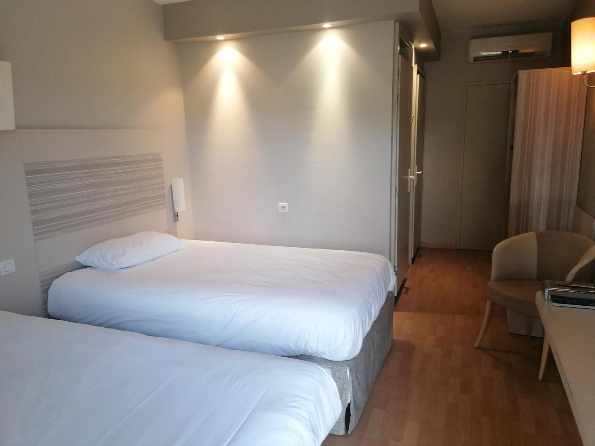Kyriad Toulouse Sud - Roques Exterior photo