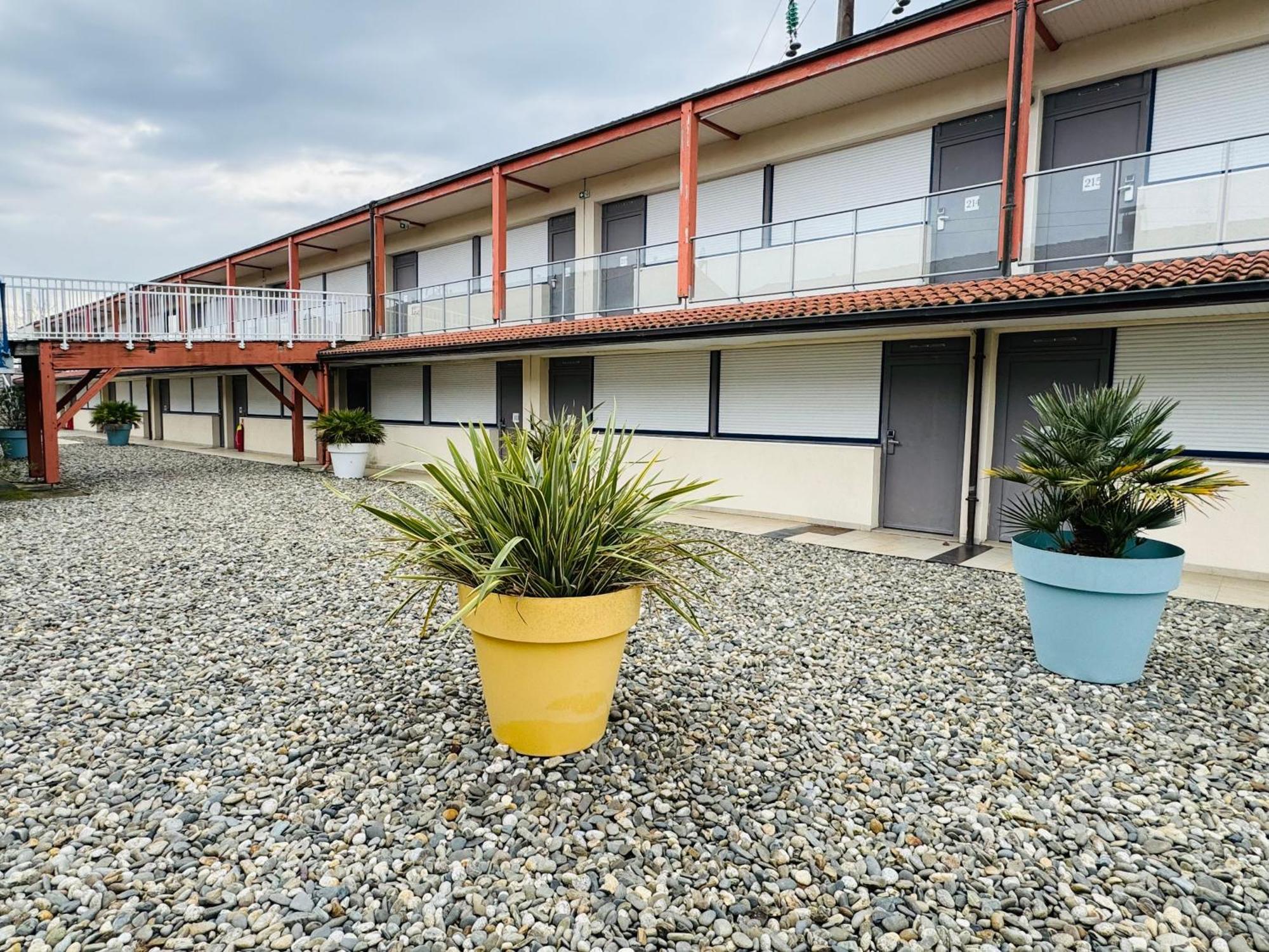 Kyriad Toulouse Sud - Roques Exterior photo