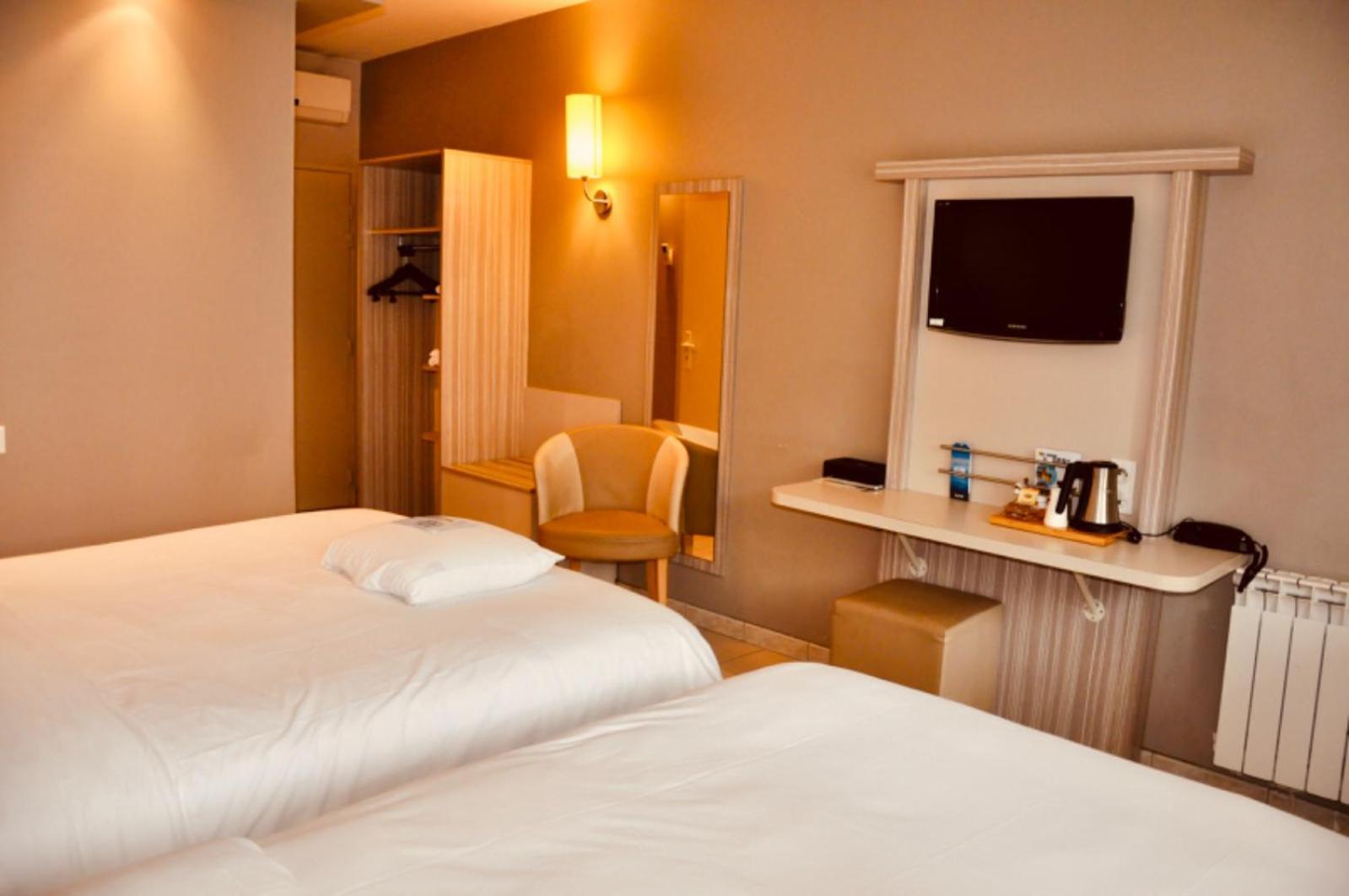 Kyriad Toulouse Sud - Roques Exterior photo