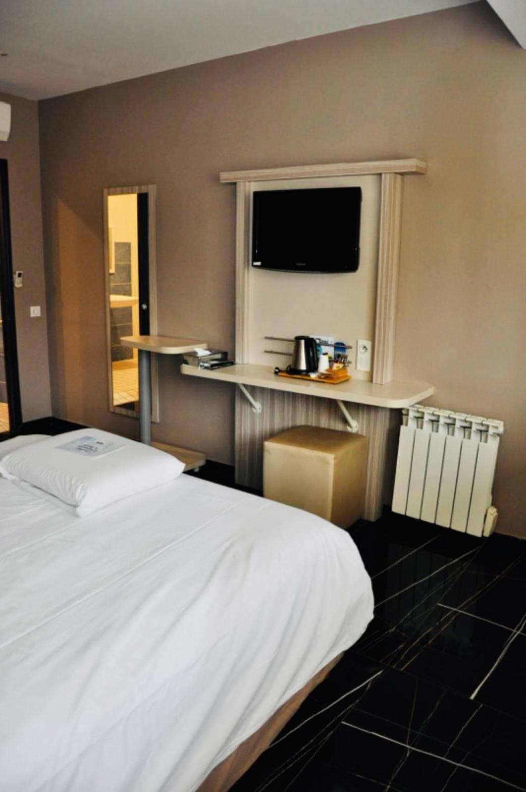Kyriad Toulouse Sud - Roques Exterior photo